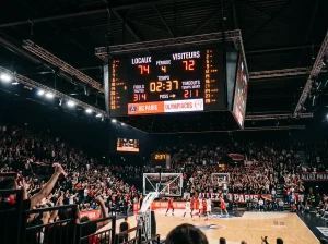 Marcador de un partido de Euroliga mostrando el total de puntos combinados